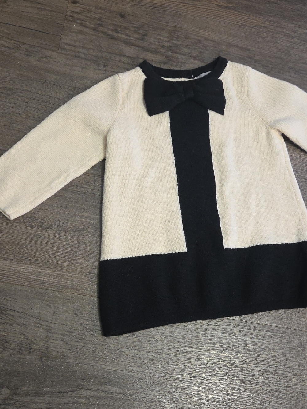 Tahari Baby • Cream and Black Bow-Accent Knit Dress Top